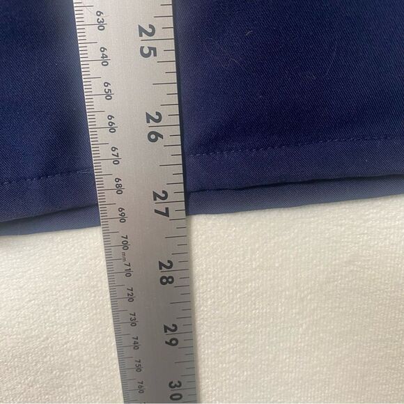 Figs Blue Technical Collection 2 Pocket V Neck Top Size Medium - Picture 9 of 11